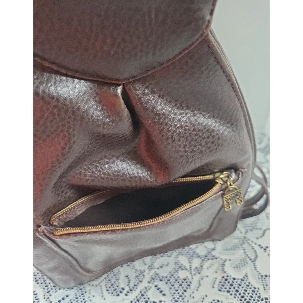 Relic Fossil Backpack/Purse‎ Brown Leather Zippered Pockets Adjustable Straps